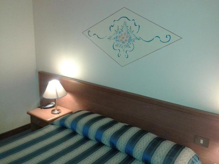 Hotel Casa Rossa Montecatini Terme Ruang foto