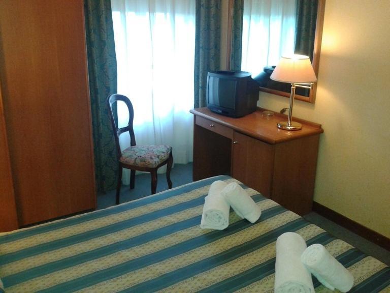 Hotel Casa Rossa Montecatini Terme Ruang foto