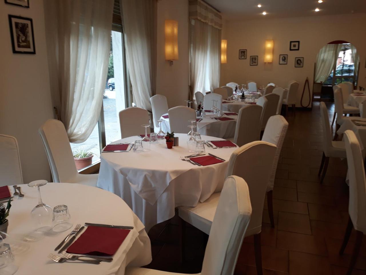 Hotel Casa Rossa Montecatini Terme Bagian luar foto
