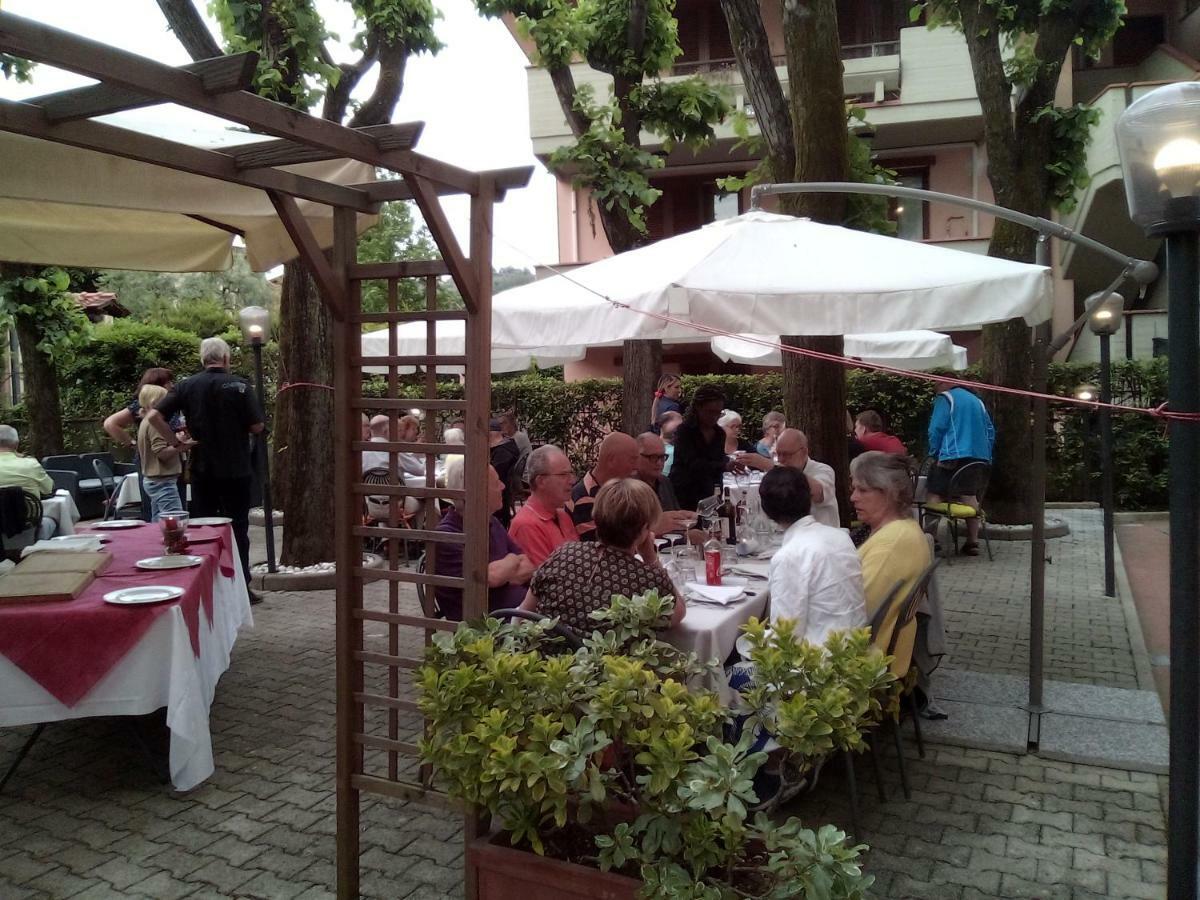 Hotel Casa Rossa Montecatini Terme Bagian luar foto