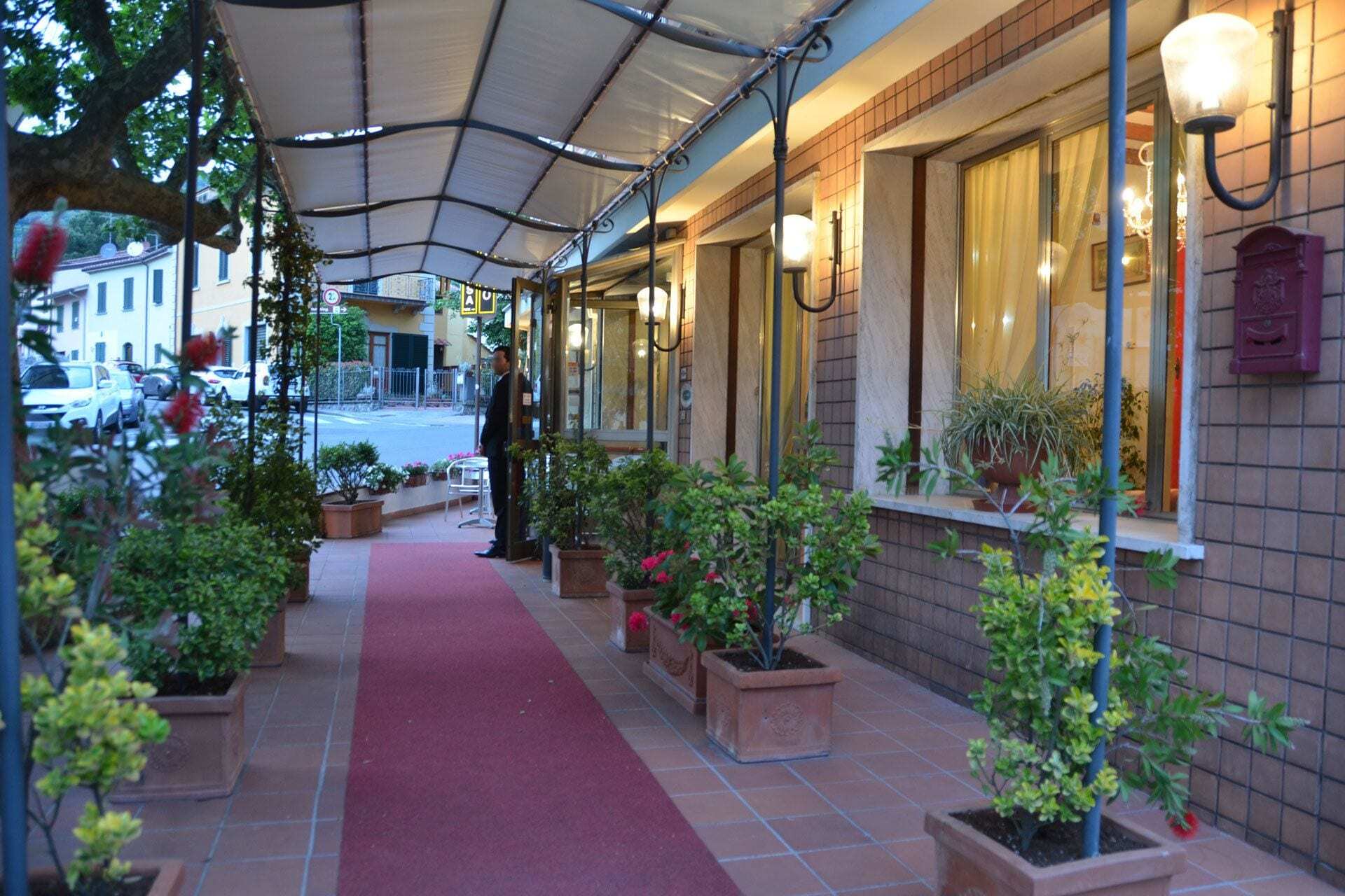 Hotel Casa Rossa Montecatini Terme Bagian luar foto