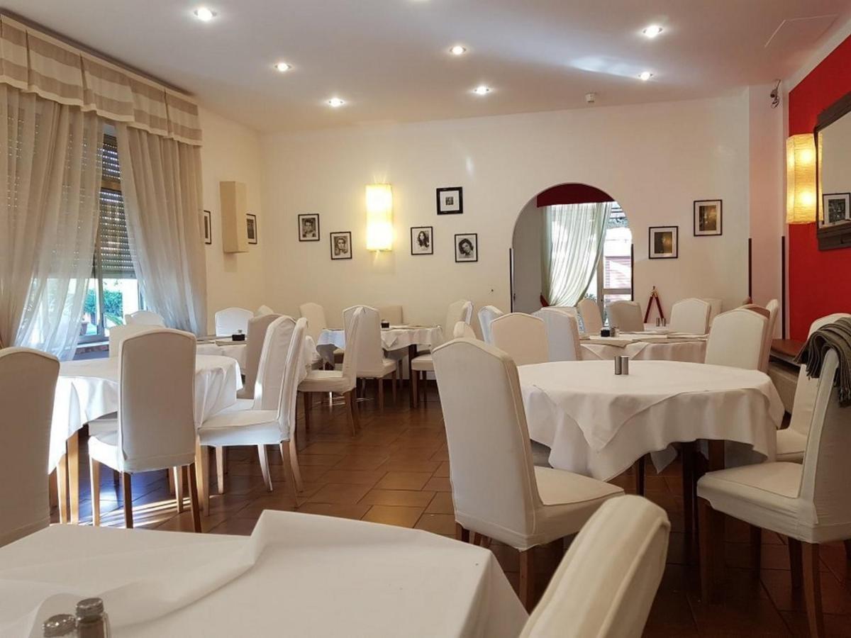 Hotel Casa Rossa Montecatini Terme Bagian luar foto