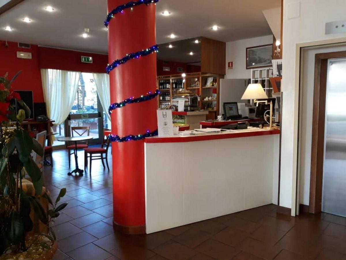 Hotel Casa Rossa Montecatini Terme Bagian luar foto