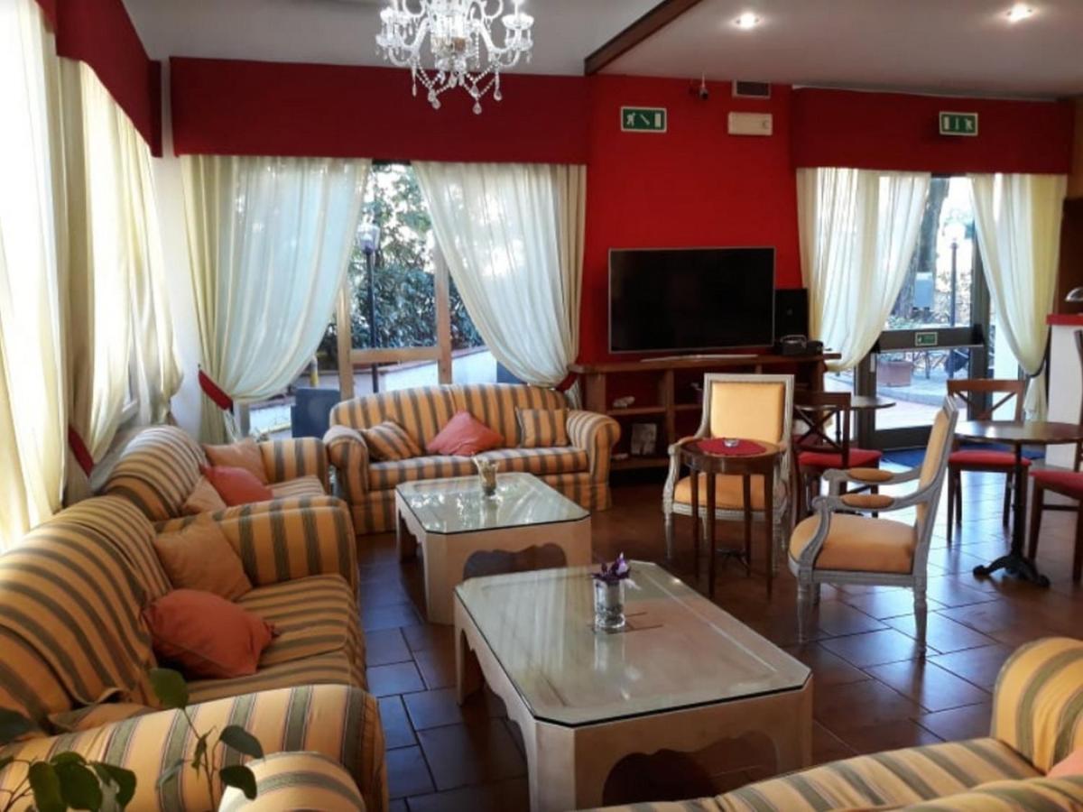 Hotel Casa Rossa Montecatini Terme Bagian luar foto